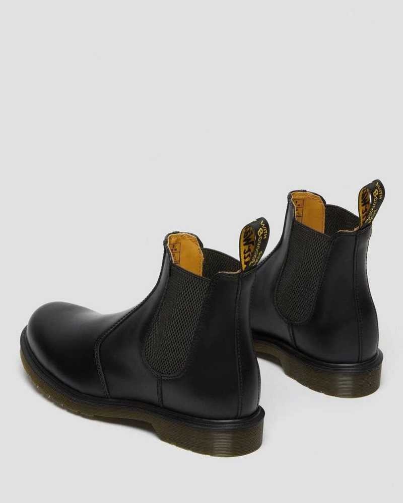 Dr Martens 2976 Smooth Leather Chelsea Boots Boots Black | 10274BLIA